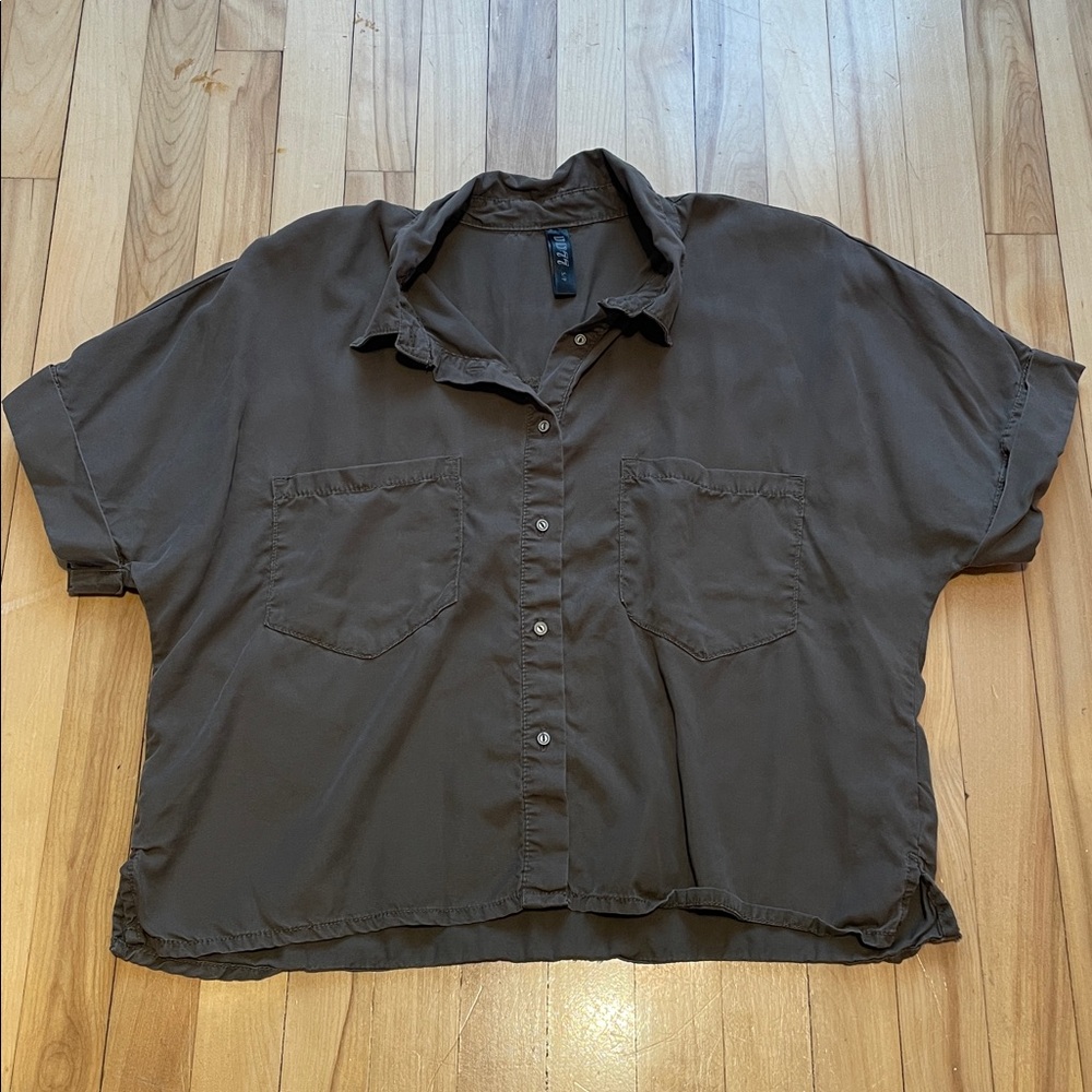 DD77 Olive Green Short Sleeve Button Up Shirt